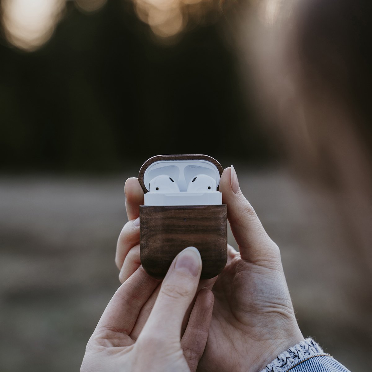 Étui pour AirPods en noyer