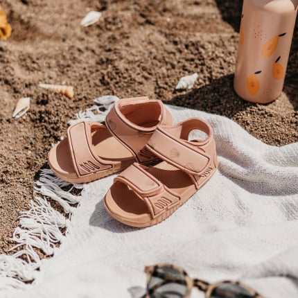 Sandales à empreintes