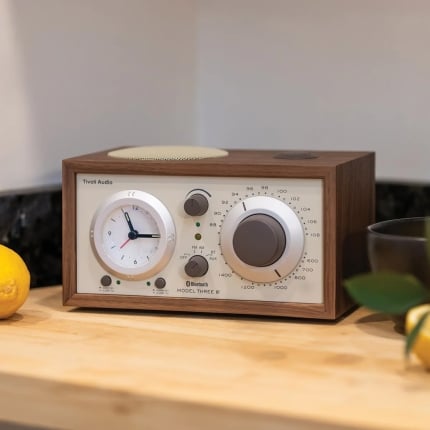 Radio réveil & enceinte bluetooth Tivoli Three BT