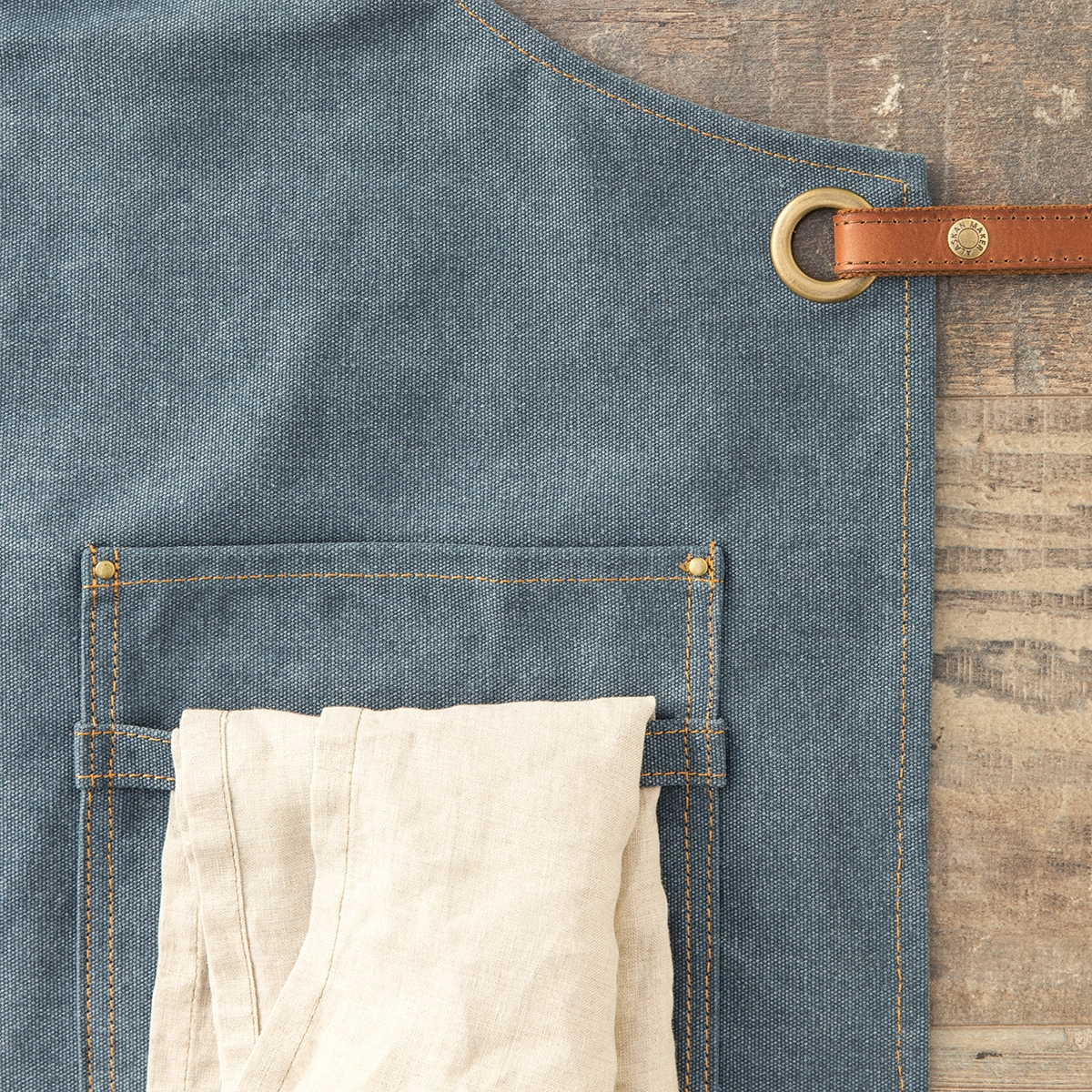 Tablier en toile vintage