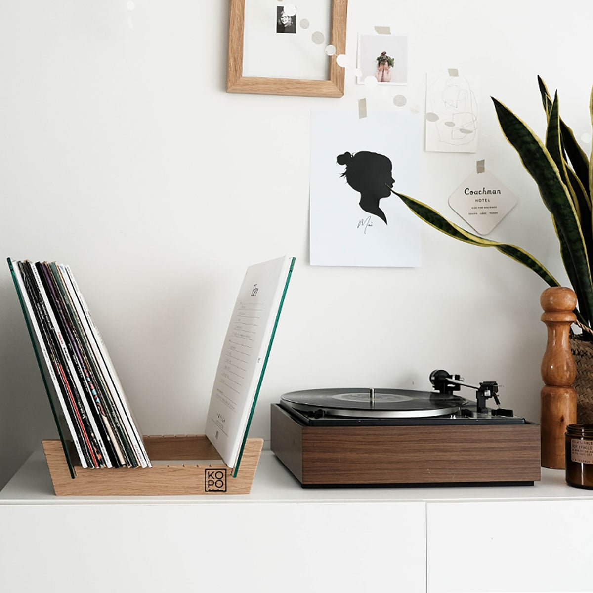 Support Vinyle Now Playing – Étagère Bois Massif Pour LP, Présentoir Élégant Disques Vinyles & Collectionneurs
