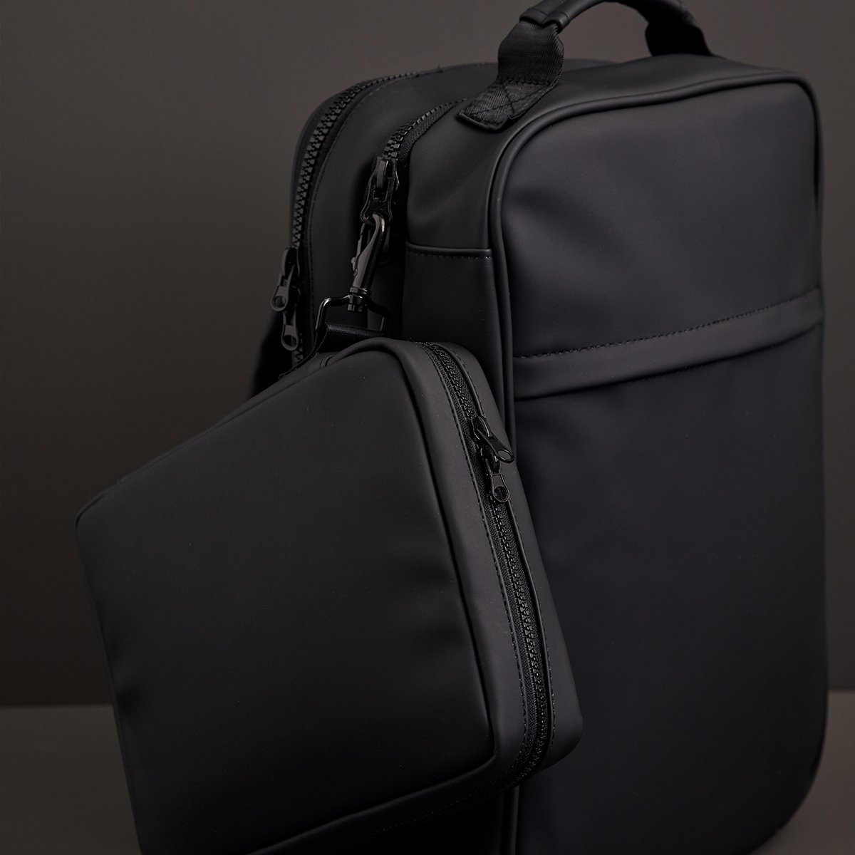 Organisateur nomade Vinga of Sweden – Cuir végétal & polyester, design nordique minimaliste, astucieux et made in Suède