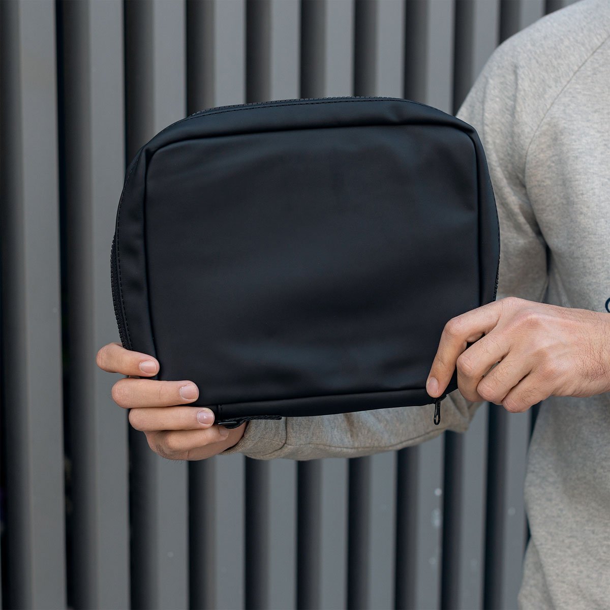 Organisateur nomade Vinga of Sweden – Cuir végétal & polyester, design nordique minimaliste, astucieux et made in Suède