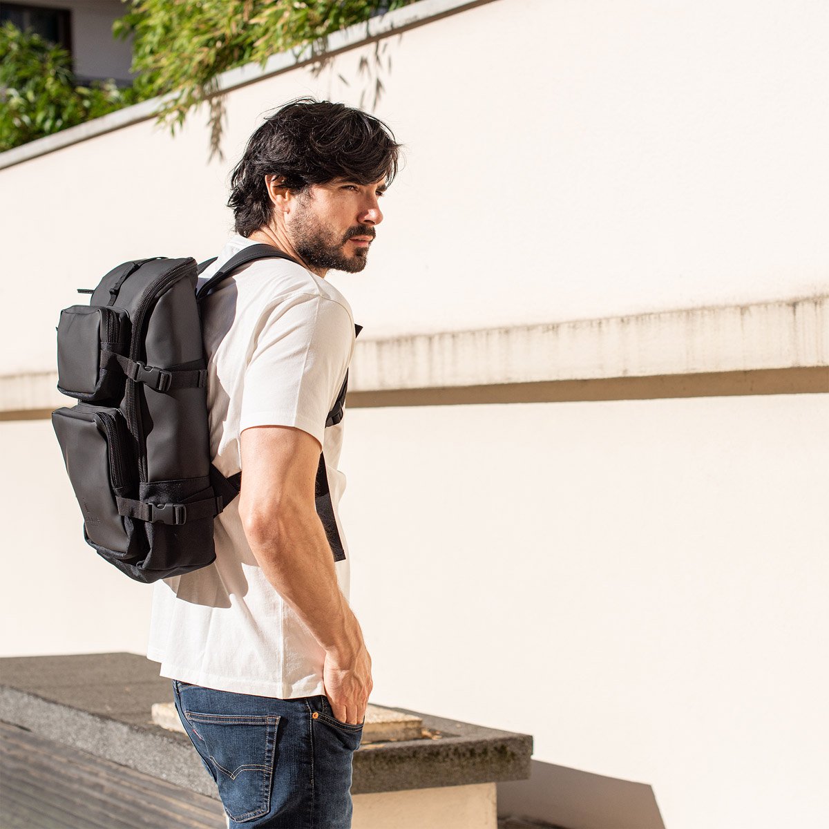 Sac à dos Charger Rains – Imperméable et polyvalent, 14 L, compartiment ordi 13 pouces, style urbain scandinave