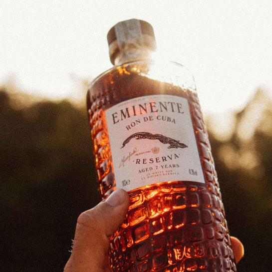 Rhum Eminente Reserva 7 ans – Rhum cubain premium vieilli en fût, 70 cl, notes aromatiques complexes, 41,3% alcool