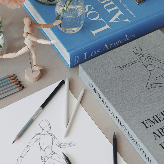 Coffret Croquis Emerging Artist Printworks – Kit Dessin Complet, Mannequin en Bois et Fournitures Artistiques Inspirantes