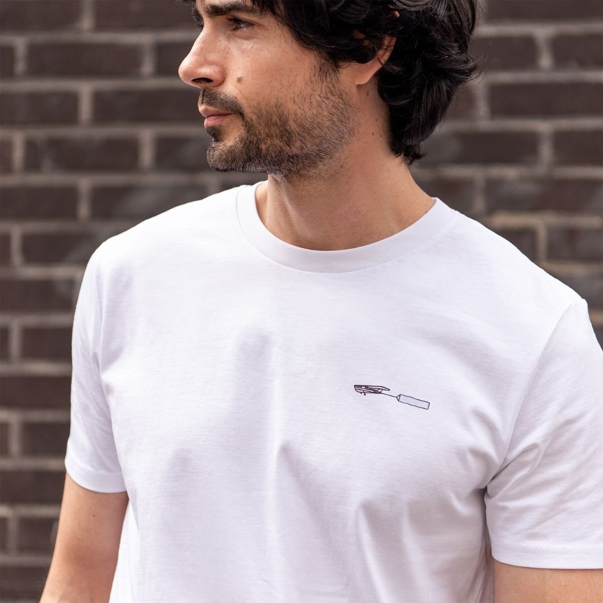 T-shirt brodé l'Avion - Les Raffineurs