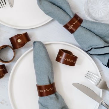 Ronds de serviette en cuir à message