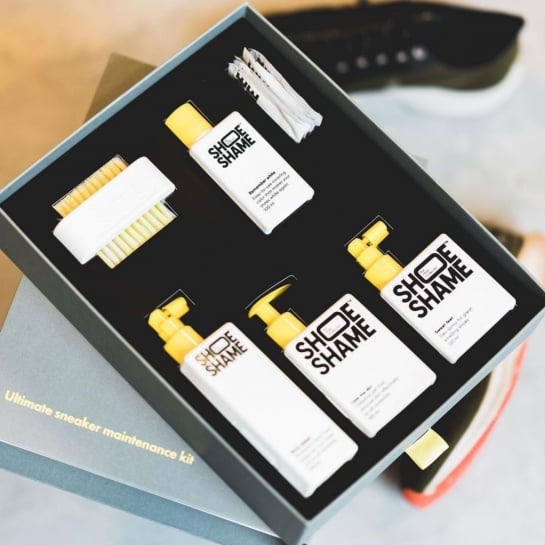 Kit Entretien Baskets SHOE SHAME – Nettoyage complet: spray, gel, déodorant, rafraîchisseur, brosse et lingettes