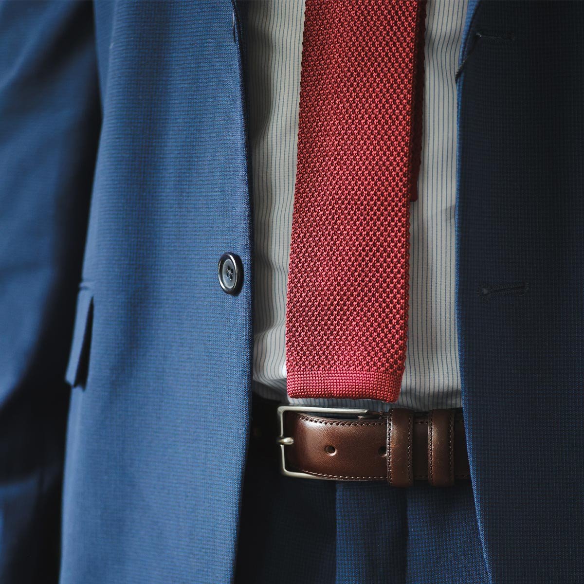 Cravate en tricot Épilogue – Cravate en tricot chic, design artisanal et original, fabriquée en Europe pour un look élégant