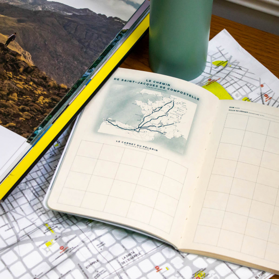 Carnet de Randonnée – Aventura Editions, carnet A5 pour noter itinéraires et souvenirs, format pratique et inspirant, imprimé en