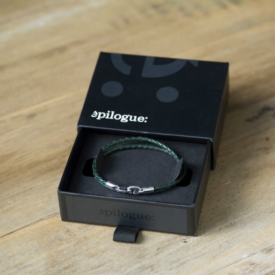 Bracelet en cuir tressé et fermoir mousqueton – Épilogue, bijou élégant en cuir véritable et laiton, design intemporel fabriqué