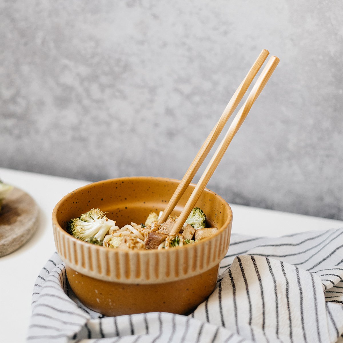 Baguettes en Bambou Tokyo Design Studio – Set de 5 Paires, Élégance Naturelle, Idéal Pour Soirées Sushi et Table d’Exception