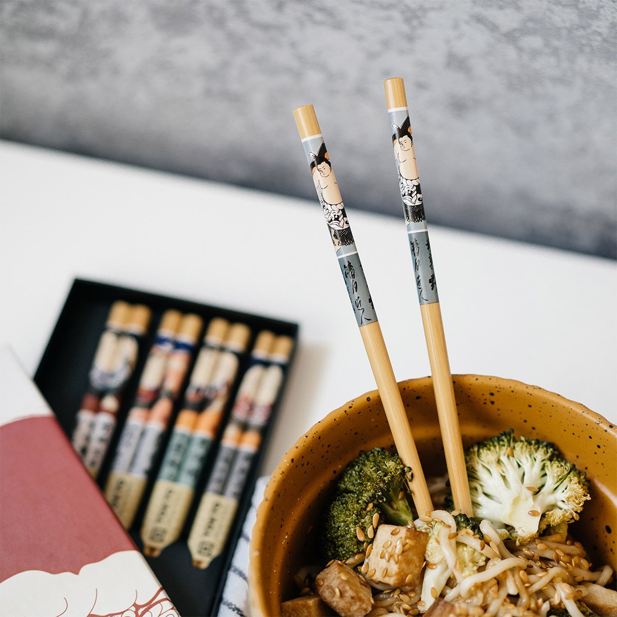 Baguettes en Bambou Tokyo Design Studio – Set de 5 Paires, Élégance Naturelle, Idéal Pour Soirées Sushi et Table d’Exception