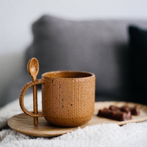 Mug céramique United By Blue – Tasse XXL avec cuillère intégrée, design éco-responsable pour café, thé ou douceur