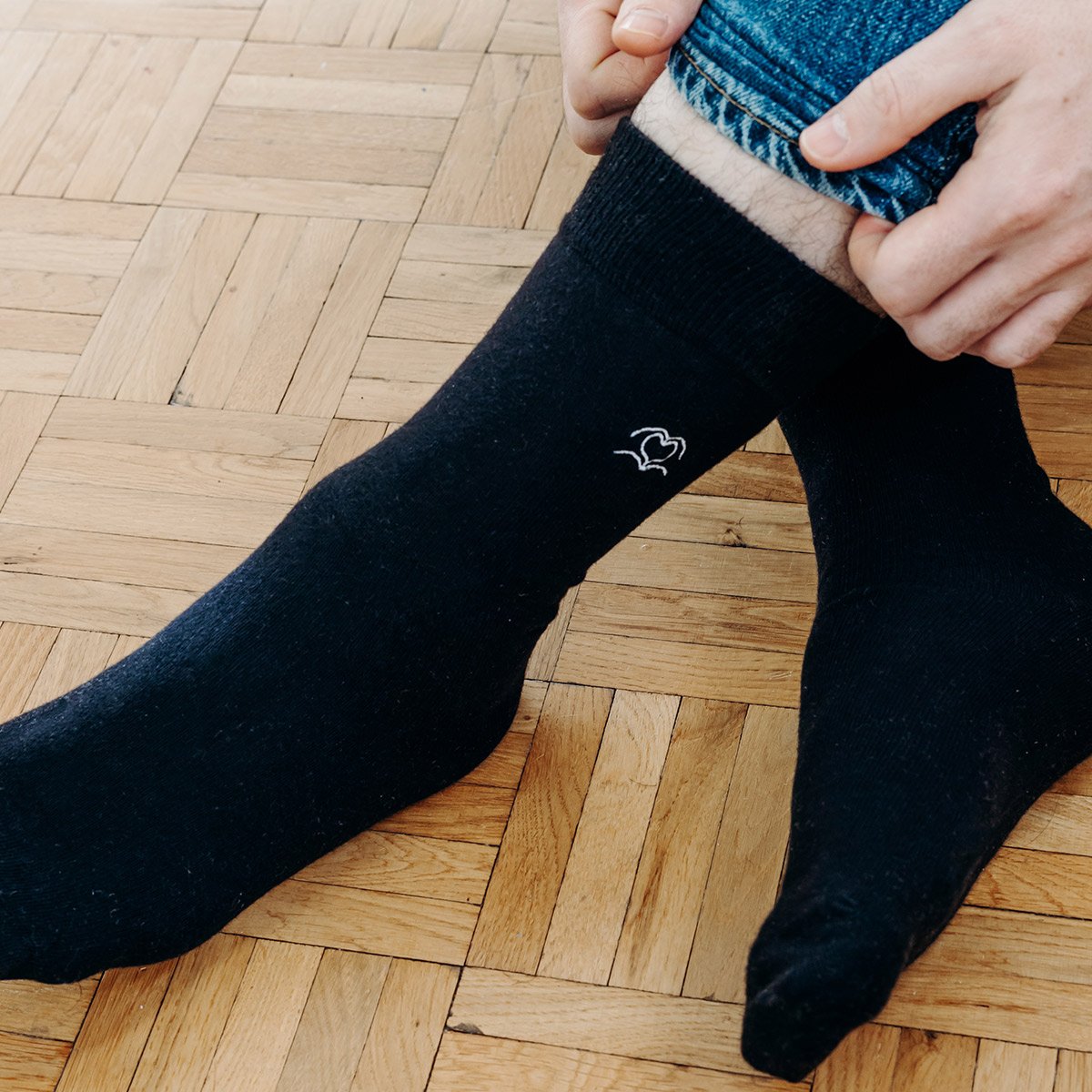 Chaussettes Love Socks Homme – Okuri, duo de chaussettes brodées à message d’amour, confort premium, certifiées Oeko-Tex, made i