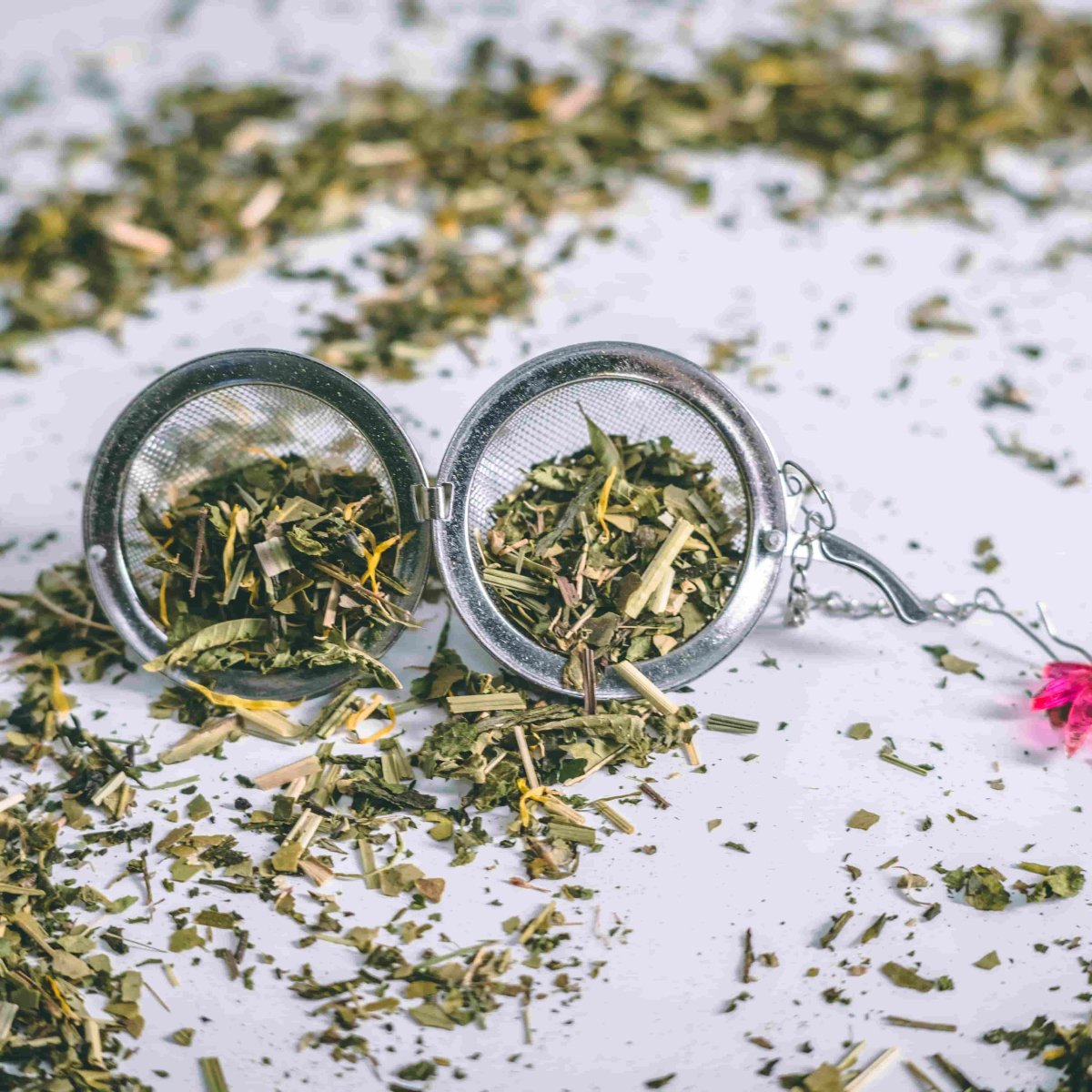 Infusion au C.B.D. – Marie Janine, infusion bio aux fleurs de CBD pour thé vert/noir/rooibos, détente zen et tea time relax