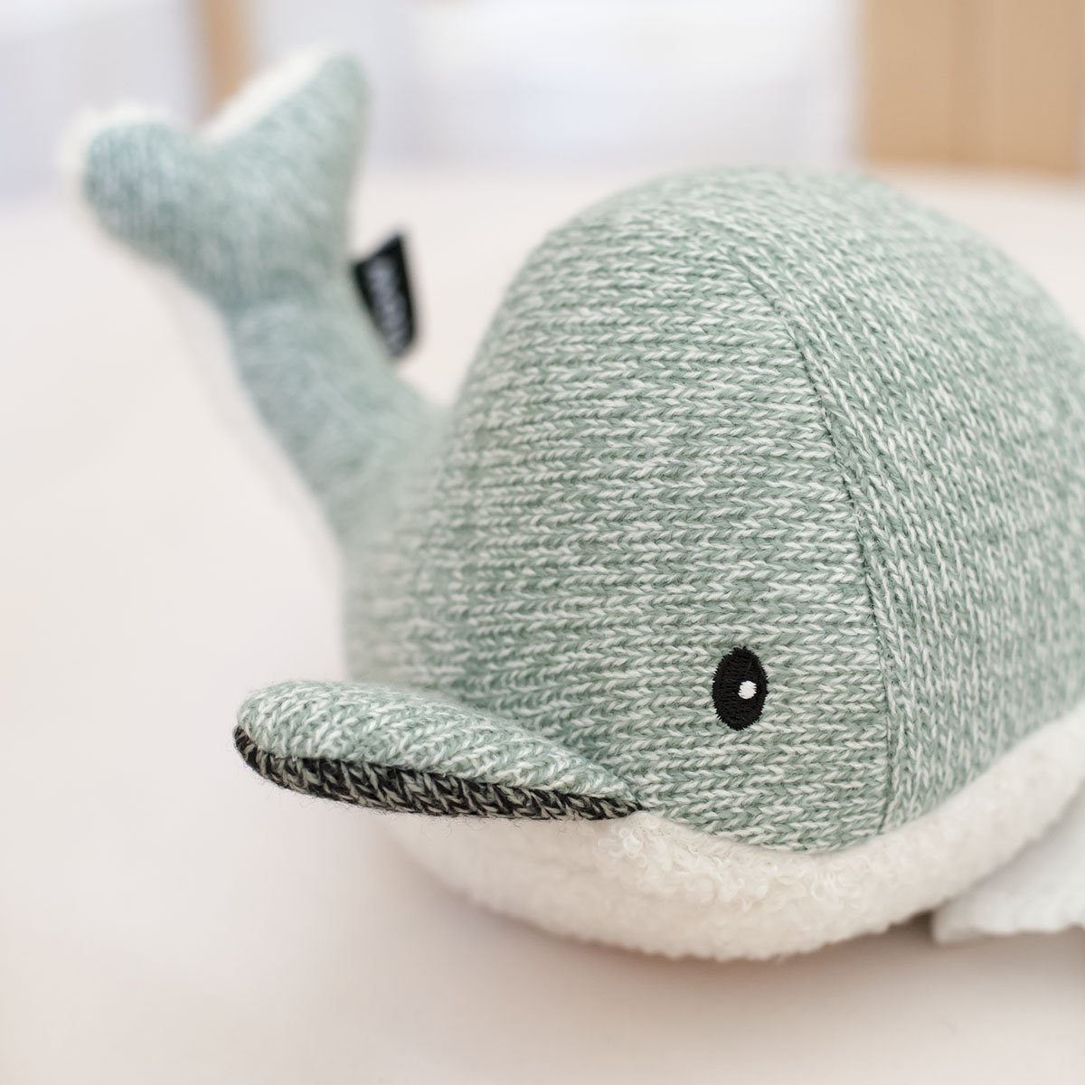 Peluche Bruit Baleine Flow - Doudou Apaisant Bébé  Sons Relaxants, Minuterie & Rechargeable - Blanc - Blanc (Flow) - Image 3