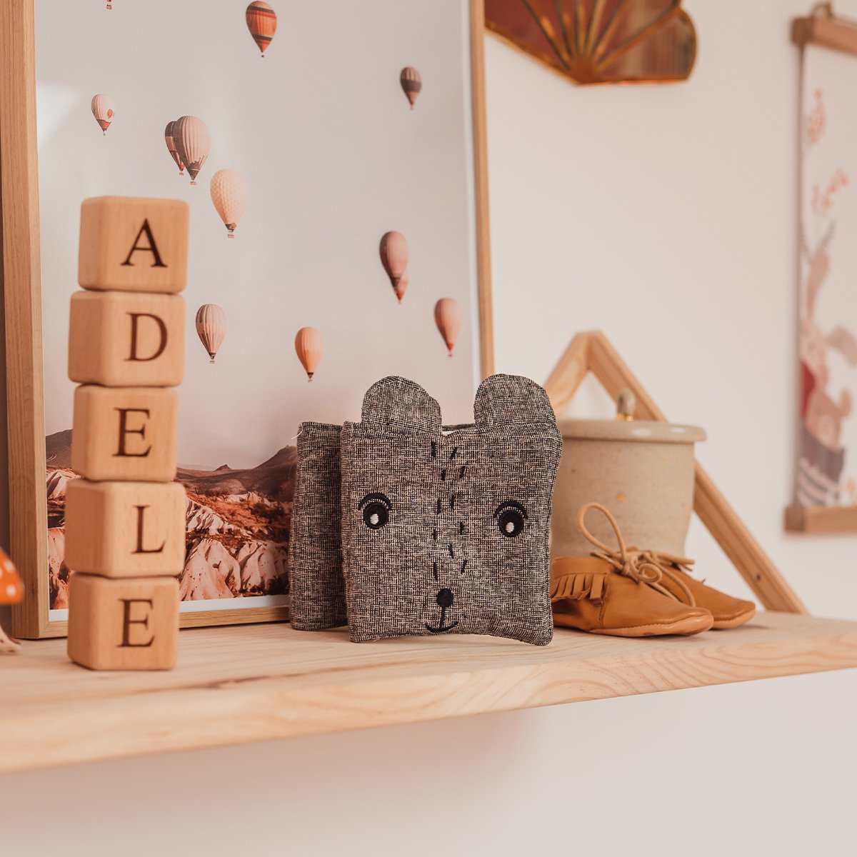 Livre d'Éveil Noir & Blanc Wee Gallery - Accordéon en Tissu Bio | Stimule la Vision Bébé - Jouet Sensoriel