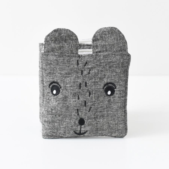 Livre d'Éveil Noir & Blanc Wee Gallery - Accordéon en Tissu Bio | Stimule la Vision Bébé - Jouet Sensoriel