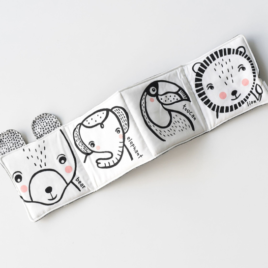 Livre d'Éveil Noir & Blanc Wee Gallery - Accordéon en Tissu Bio | Stimule la Vision Bébé - Jouet Sensoriel