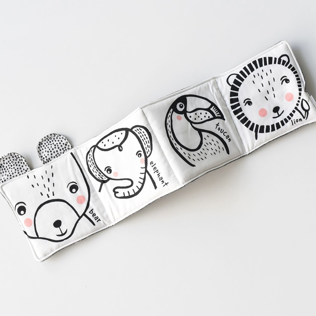 Livre d'Éveil Noir & Blanc Wee Gallery - Accordéon en Tissu Bio | Stimule la Vision Bébé - Jouet Sensoriel