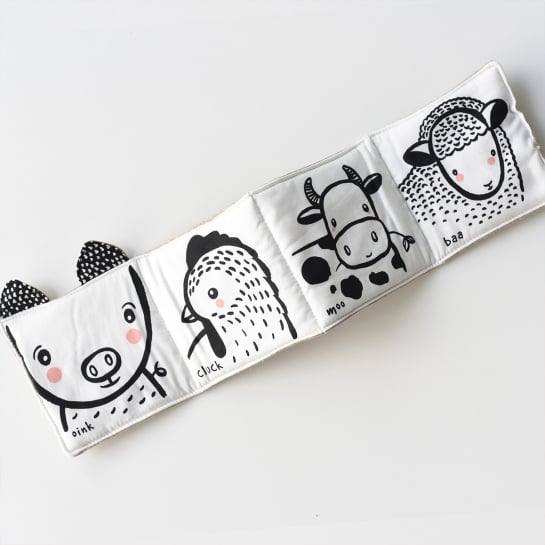 Livre d'Éveil Noir & Blanc Wee Gallery - Accordéon en Tissu Bio | Stimule la Vision Bébé - Jouet Sensoriel