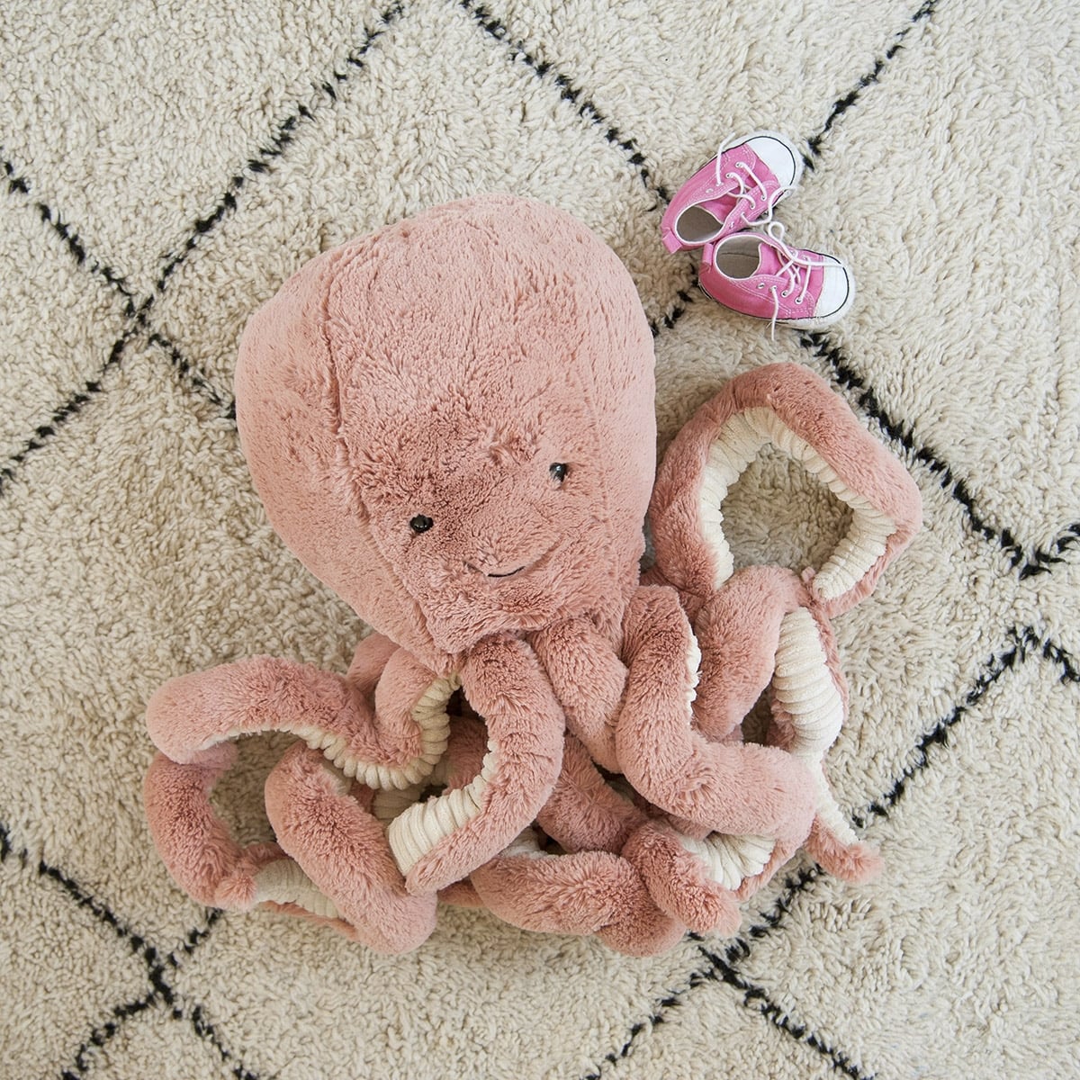 Peluche Pieuvre Odell Jellycat - Doudou XXL Ultra Doux  Tentacules Faciles à Saisir - Sécurité EN71 - M - Rose - M - Rose (Jellycat) - Image 9