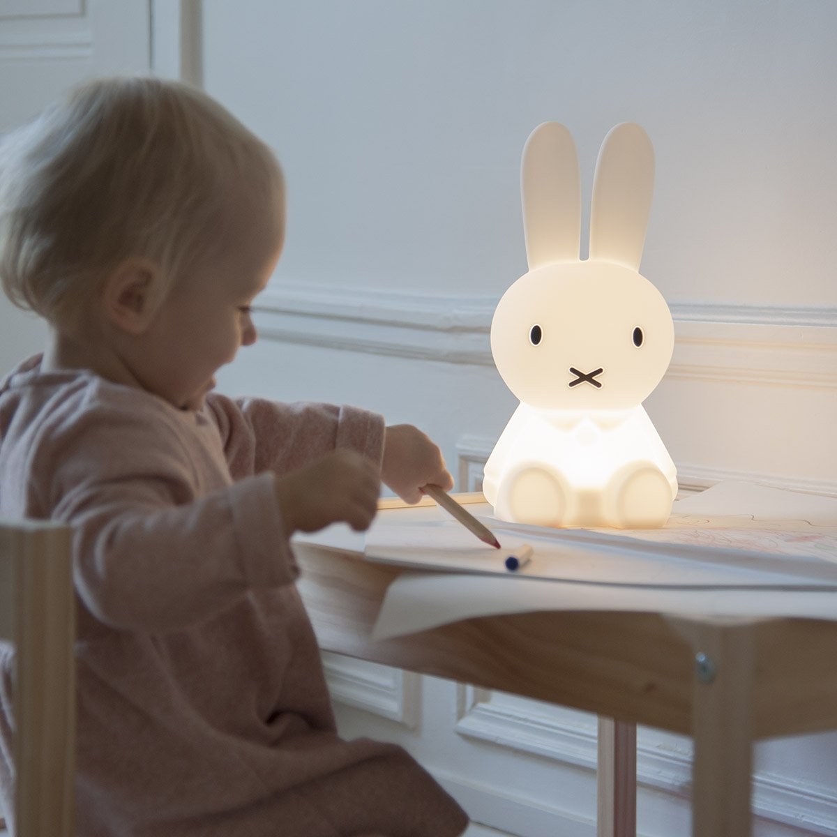Veilleuse Miffy Mr Maria - Lapin iconique en silicone doux - Recharge USB & intensité variable - Silicone (Mr Maria) - Image 4