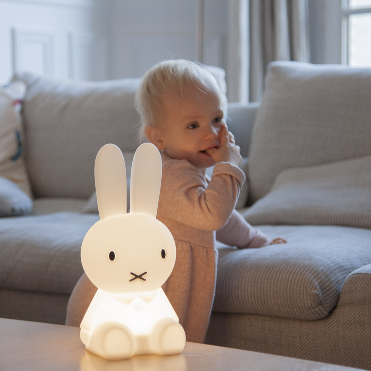 Veilleuse Miffy Mr Maria - Lapin iconique en silicone doux - Recharge USB & intensité variable - Silicone (Mr Maria) - Image 3