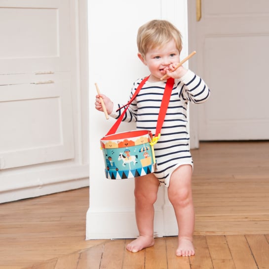 Tambour Ingela Arrhenius Vilac - Percussion colorée avec sangle - En métal & bois