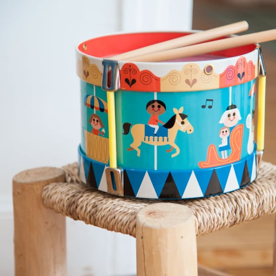 Tambour Ingela Arrhenius Vilac - Percussion colorée avec sangle - En métal & bois