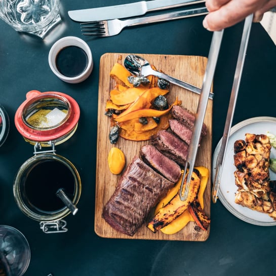 Set Ustensiles Barbecue Höfats – Pince, Grattoir & Spatule en Acier Inox, Accessoires Grill Antidérapants, Lavable en Lave-Vaiss