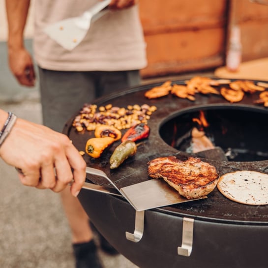 Set Ustensiles Barbecue Höfats – Pince, Grattoir & Spatule en Acier Inox, Accessoires Grill Antidérapants, Lavable en Lave-Vaiss