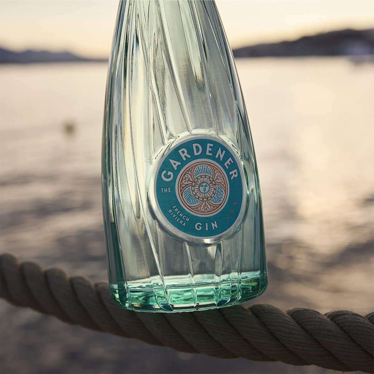 Gin The Gardener – Créé par Brad Pitt, Tom Nichol & Perrin, bio made in France, agrumes de la Riviera, 70 cl à 42%