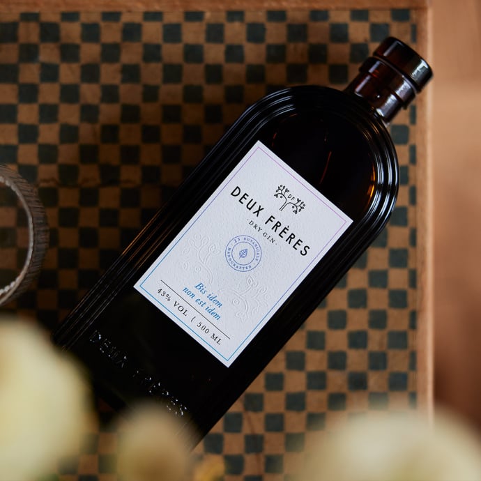 Gin Deux Frères La Maison du Whisky – Gin rose artisanal suisse, 25 botaniques, bouteille 50 cl à 43% de caractère