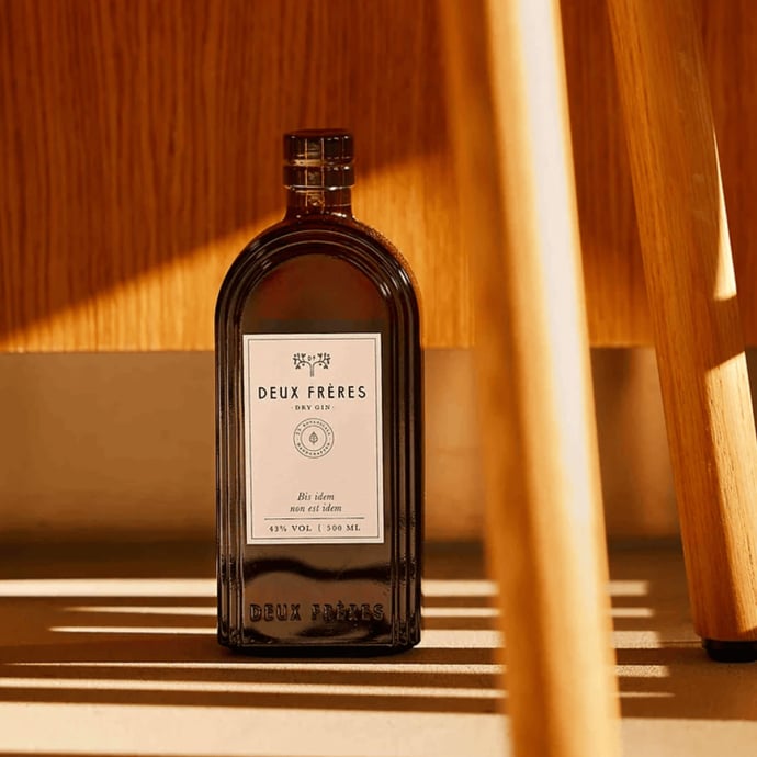 Gin Deux Frères La Maison du Whisky – Gin rose artisanal suisse, 25 botaniques, bouteille 50 cl à 43% de caractère