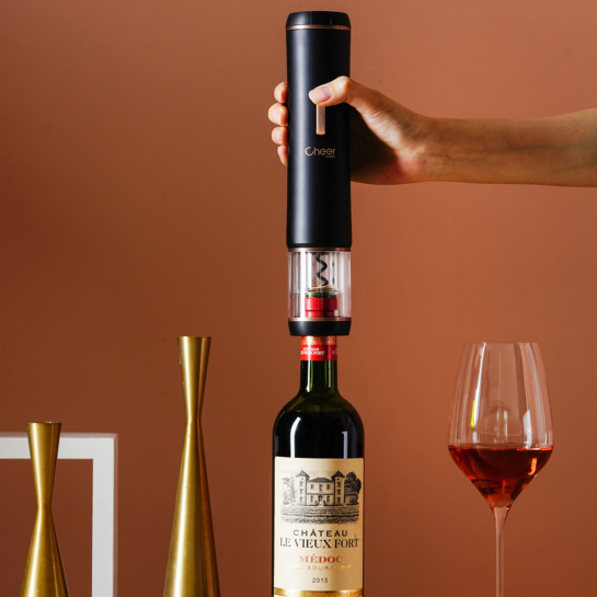 Tire-bouchon électrique – Cheer Moda, accessoire à piles débouchant en 6 sec avec coupe-capsule intégré, design primé pour vins