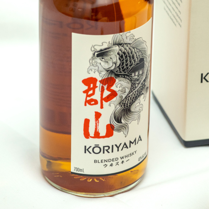 Whisky japonais Koriyama – Whiskies du monde, single malt 70 cl à 40° avec notes vanille/amande, bouteille élégante ornée d’une