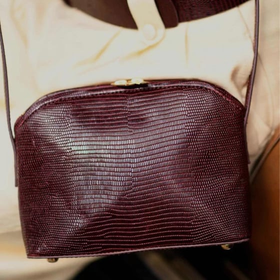 Sac à main bandoulière Mia Maradji – Sac en cuir véritable embossé motif lézard, design chic, artisanal et fabriqué en Inde