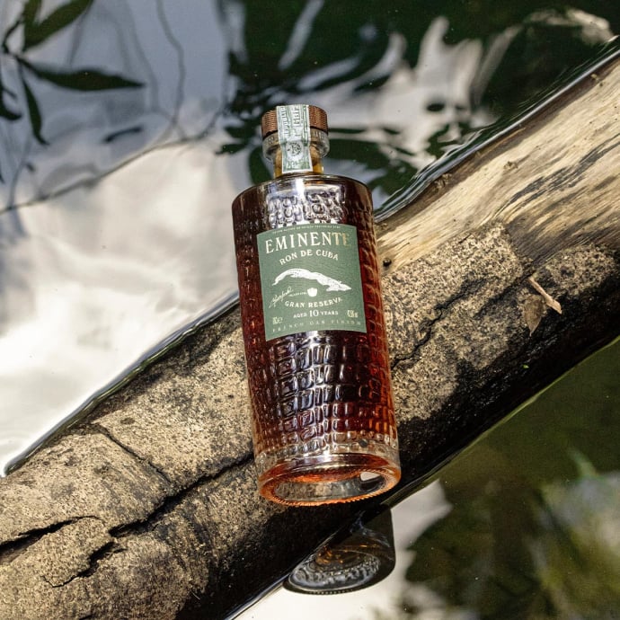 Rhum Eminente Gran Reserva 10 ans – Authentique rhum cubain à 43,5°, assemblage léger & aguardiente – Cuba