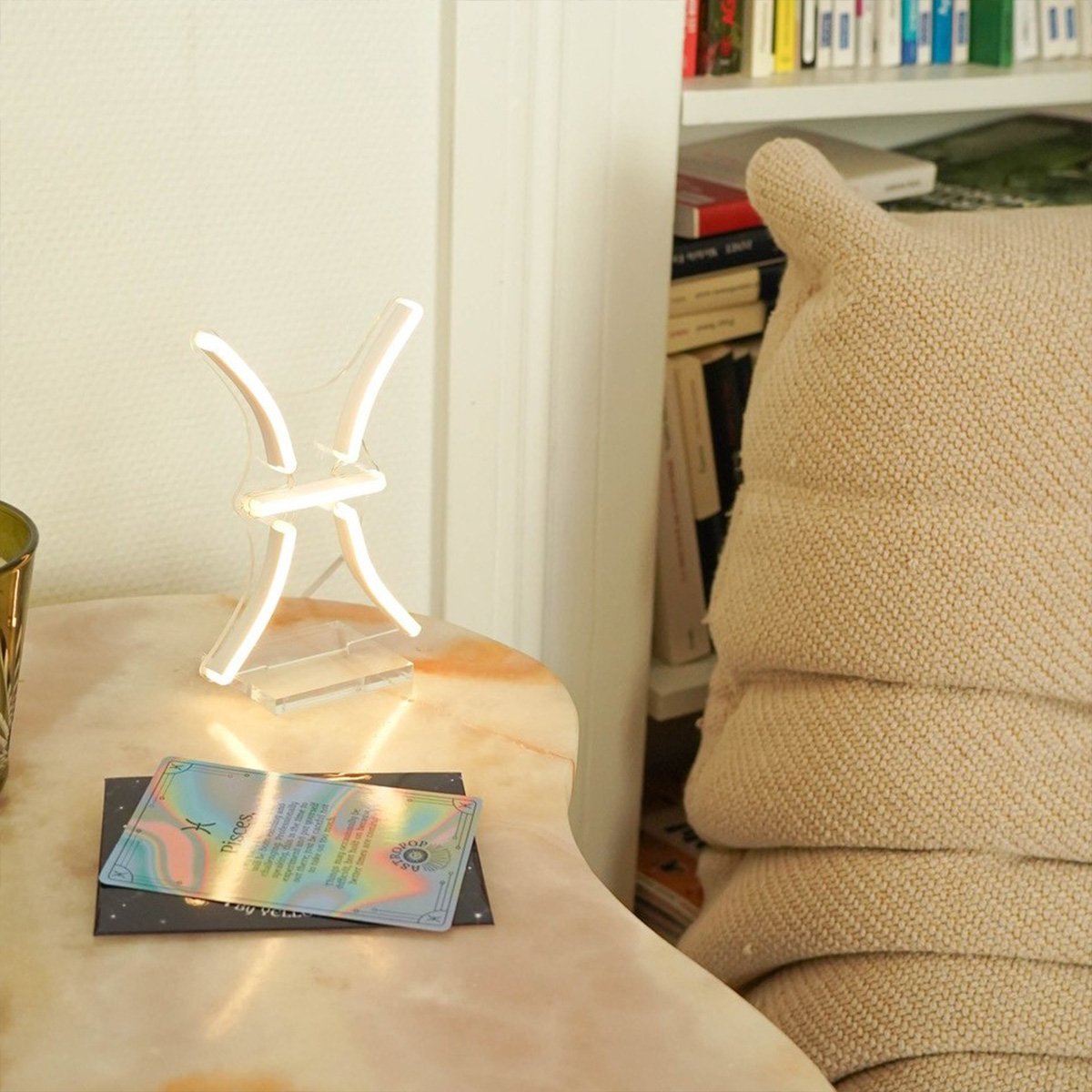 Néon signe astrologique Yellowpop – Néon LED décoratif avec carte astrale, design pop et moderne pour déco personnalisée