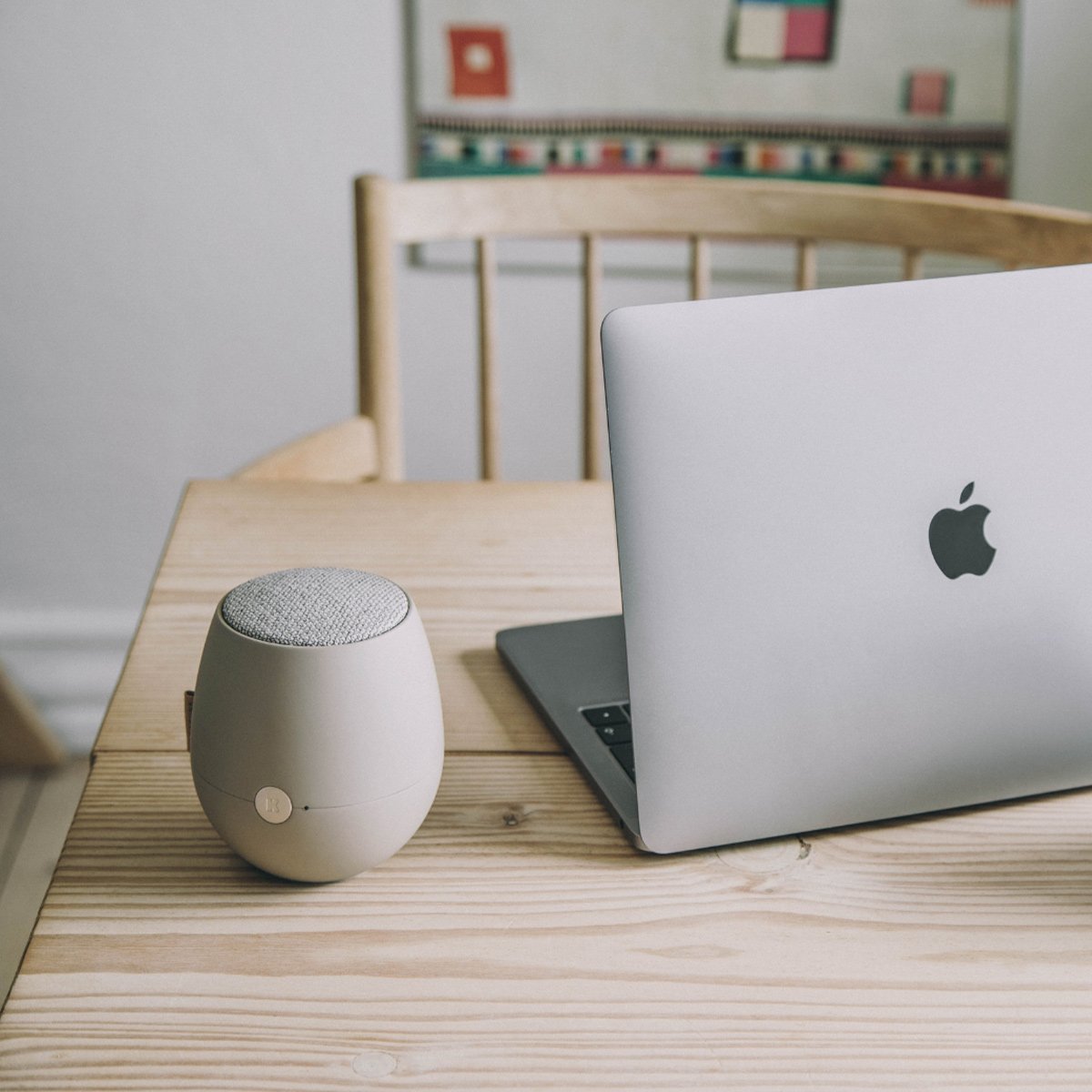 Enceinte waterproof aJAZZ Qi Kreafunk – Bluetooth nomade, 25h d’autonomie, design scandinave résistant à l’eau