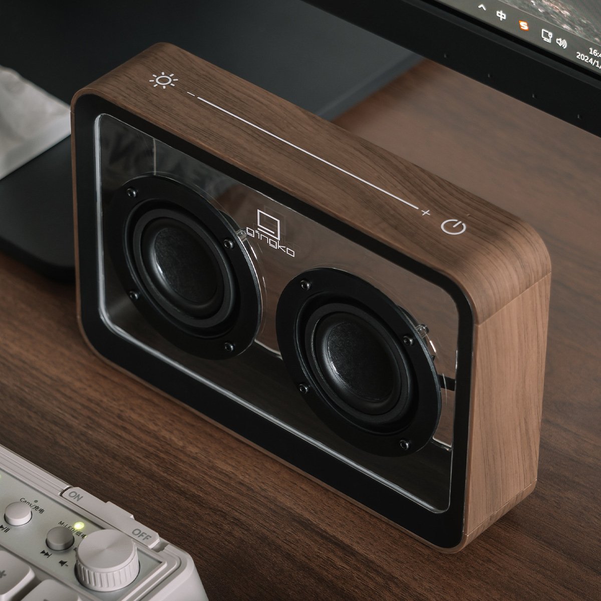 Enceinte Bluetooth transparente - Son stéréo TWS - Éclairage LED ajustable - Finition bois noyer - Gingko Design