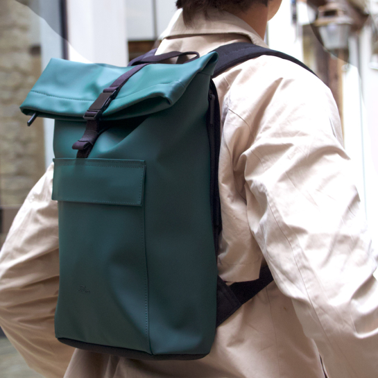 Sac à dos Jannik mini Ucon Acrobatics – Compact roll-top 12 à 16 L en matériaux recyclés, compartiment ordi jusqu’à 16,4\""1514