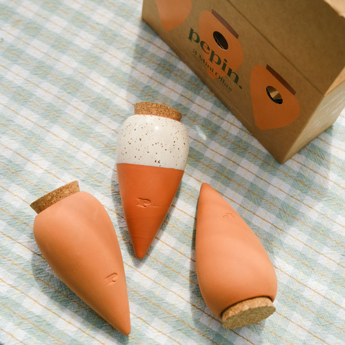 Set de 3 minis réservoirs d’eau – Pépin, ollas en terre cuite artisanales pour arrosage autonome de vos plantes