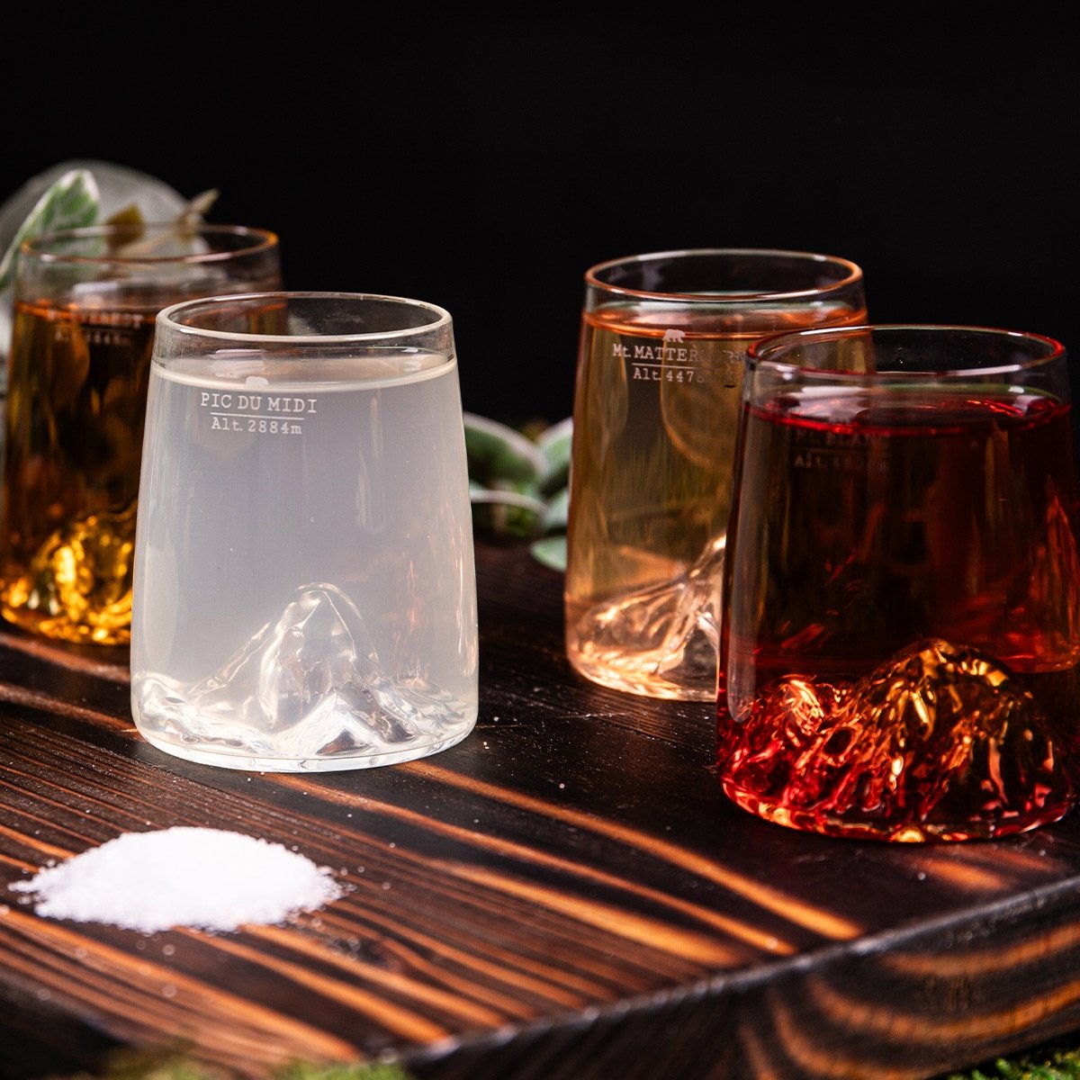 Set de 4 shooters Topographic – Alaskan Maker, verres cristallins soufflés à la main avec reliefs topographiques gravés pour apé