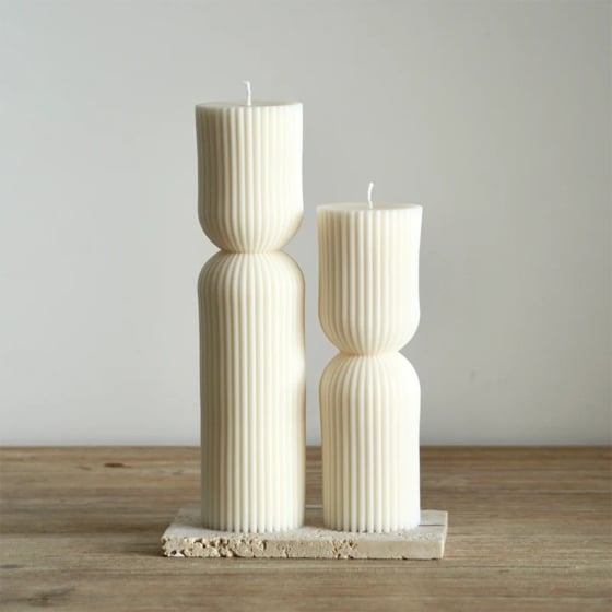 Duo de bougies géométriques en cire végétale – Ekru, bougies artisanales en cire de colza façonnées à la main à Bordeaux, design