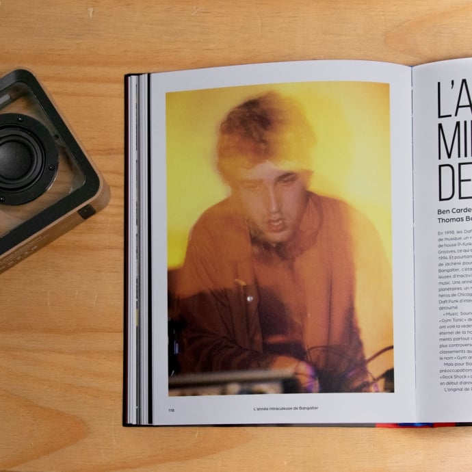 Livre Daft Punk HACHETTE – Genèse du groupe électro, 240 pages d'archives, interviews et archives visuelles uniques