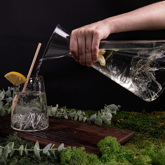 Carafe d’eau Topographic Mont Blanc – Alaskan Maker, carafe en verre soufflé à la main avec relief du Mont Blanc, coffret élégan